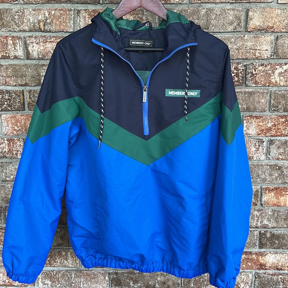 Members Only hooded quarter zip spell out windbreaker jacket. Small